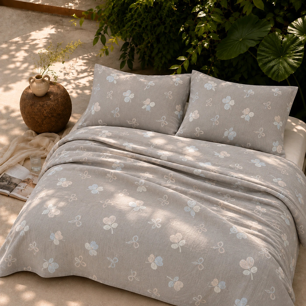 Quiet Hearts King Size Cotton Bedsheet Set